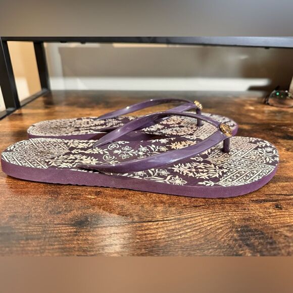 Tory Burch Purple floral flip flops size 9 - Picture 8 of 9